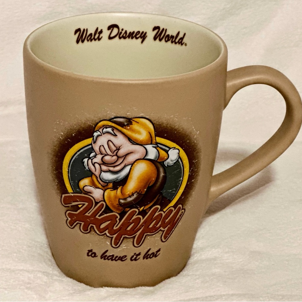 Walt Disney World Snow White’s “Happy” To Have It Hot COFFEE MUG